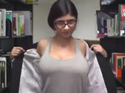 MIA Khalifa κατάρτι